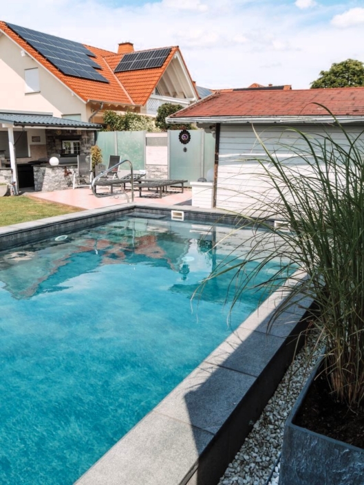 16 Hier sehen Sie ein neues GFK-Becken